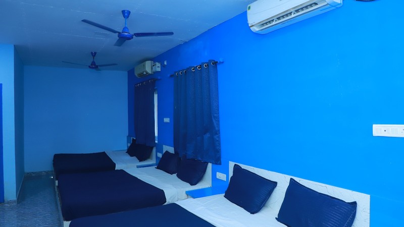6 Bed  Room - Murali Inn